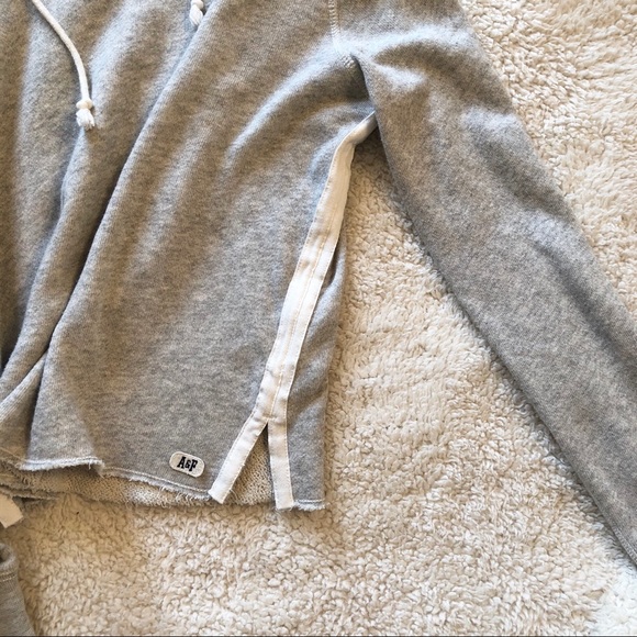 Abercrombie & Fitch Light Hoodie - Picture 2 of 3